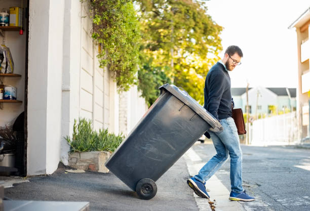 Best Garage Cleanout  in West Burlington, IA